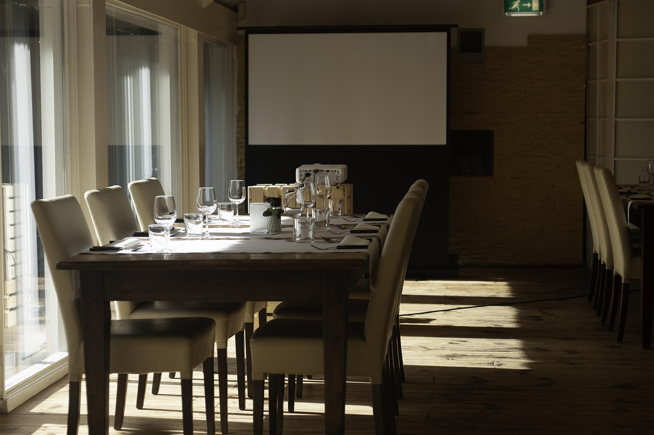 贴吧实名账号:香港电视购买平台